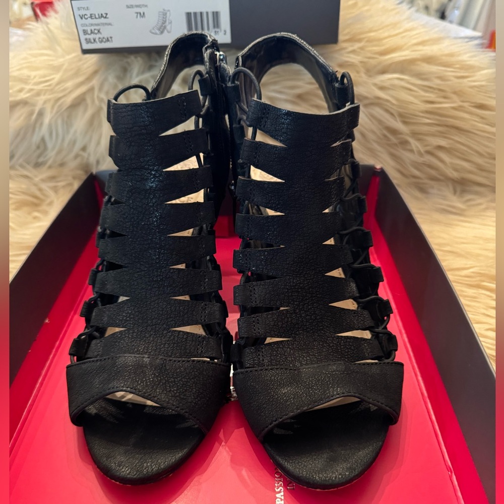 Vince Comuto Eliaz strappy sandal in black